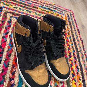 Nike Black and Gold Women's Sneakers